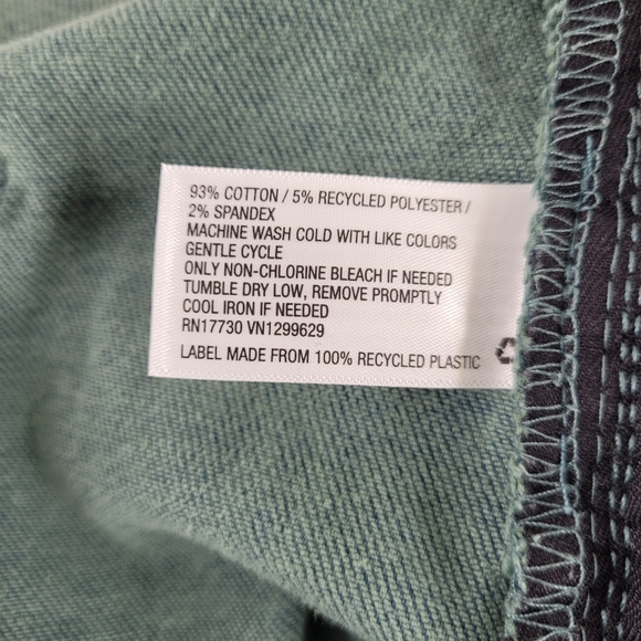 Ava & Viv High Rise Tapered Plus Size Belted Jeans - Picture 5 of 7